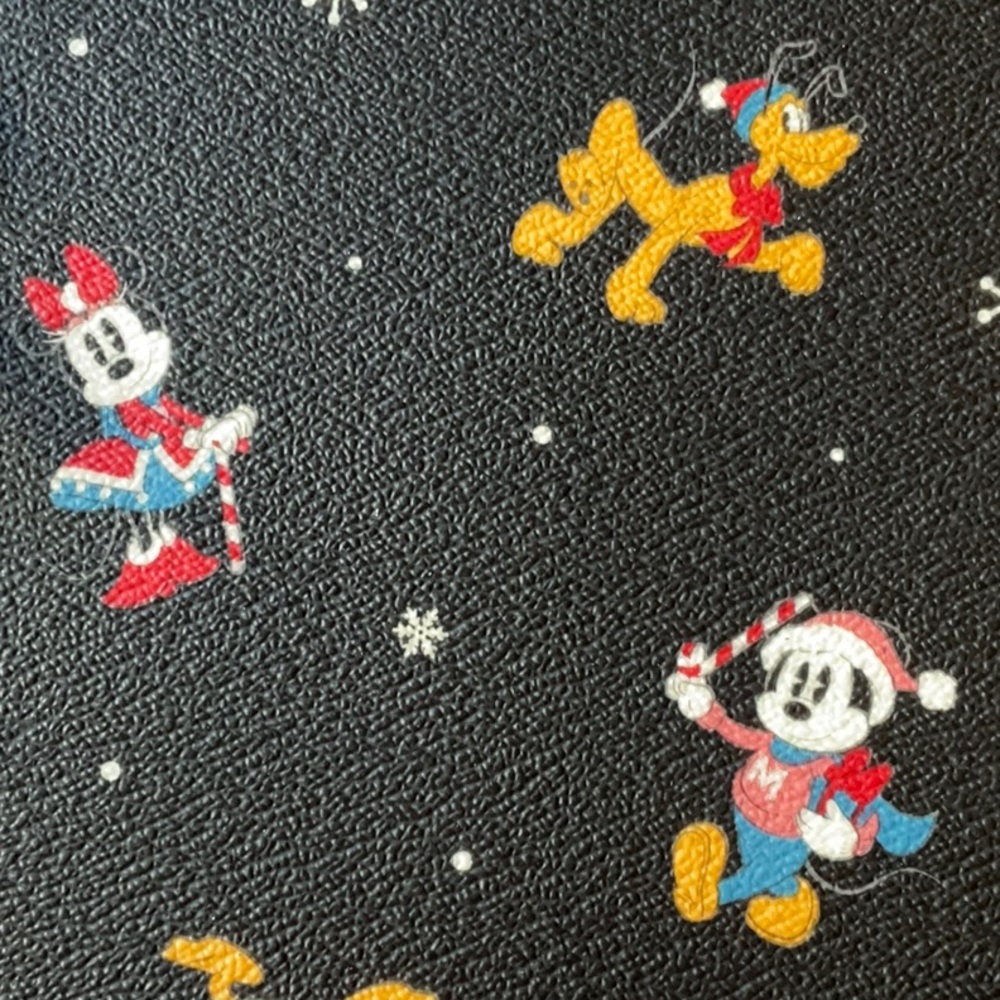 🎁 DISNEY X COACH NOTEBOOK & PENCIL CASE & DUSTCOVER WITH HOLIDAY PRINT 🎁 - Picture 9 of 16